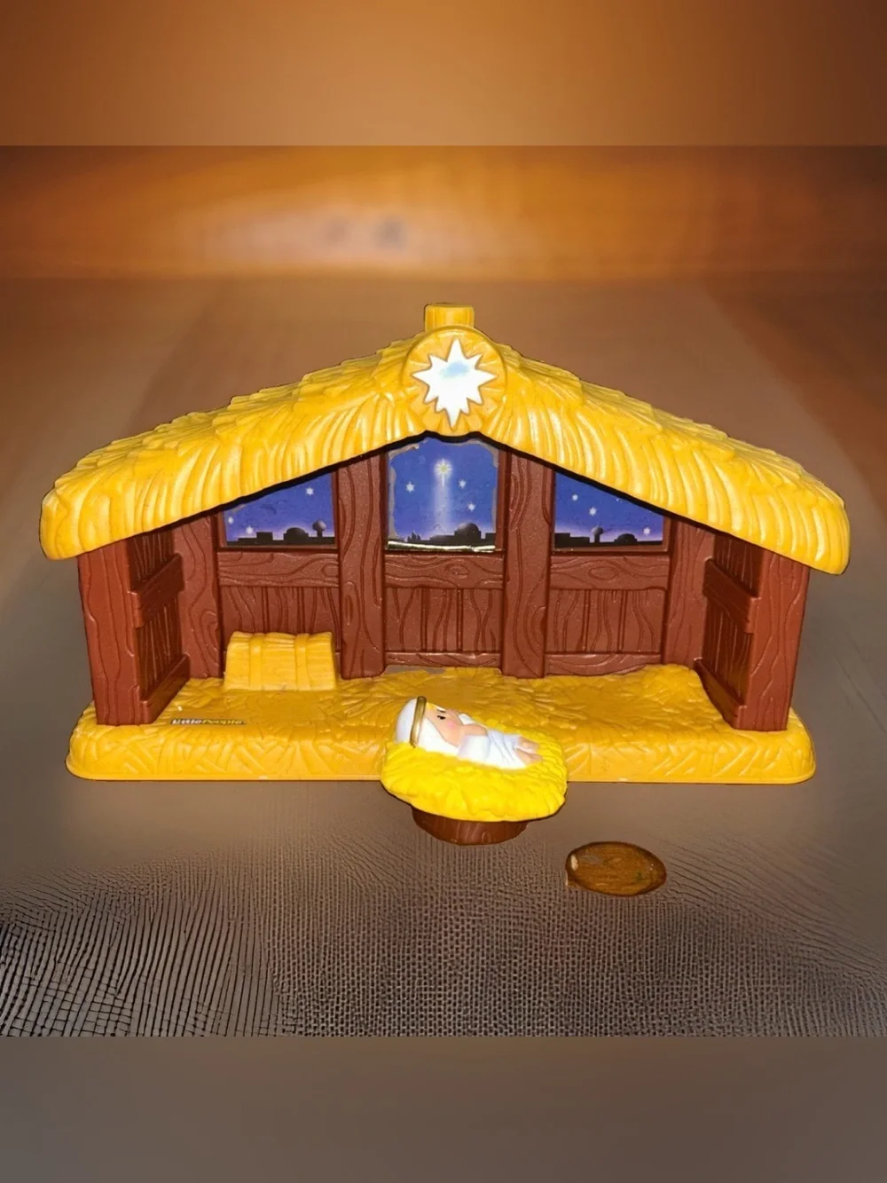 Fisher Price Little People Christmas Nativity Stable W/baby Jesus 2002